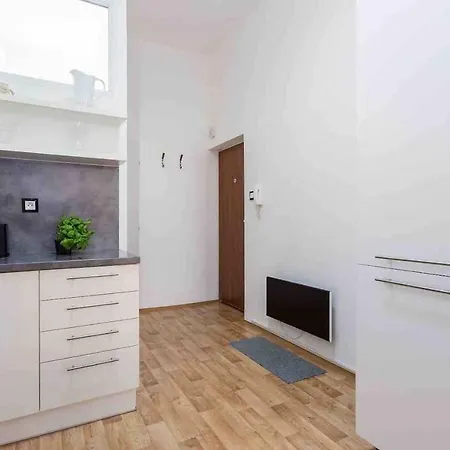 Bright Central Apartman *