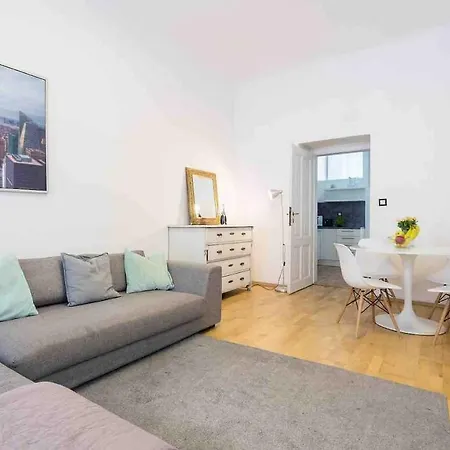 Apartman Bright Central